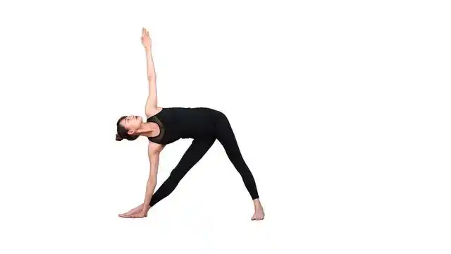 瑜伽教练示范三角式