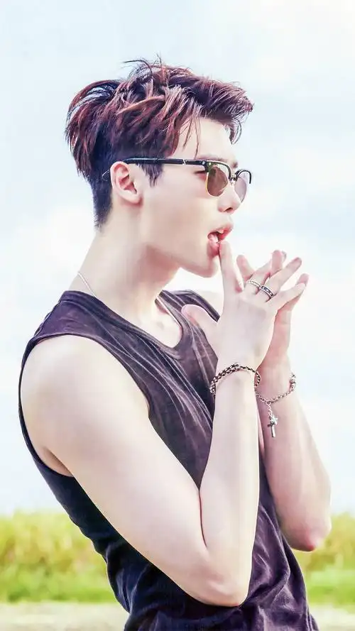 壁纸|来领走你的李钟硕