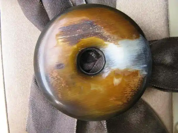 用蹄料仿的犀角杯 蹄子料做的吊牌