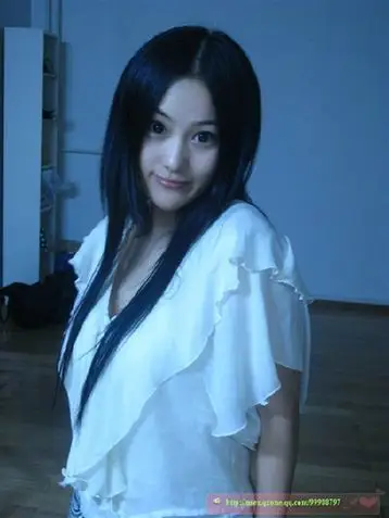 张馨予自认叛逆过纹身打架但否认出台 贤妻良母照曝光