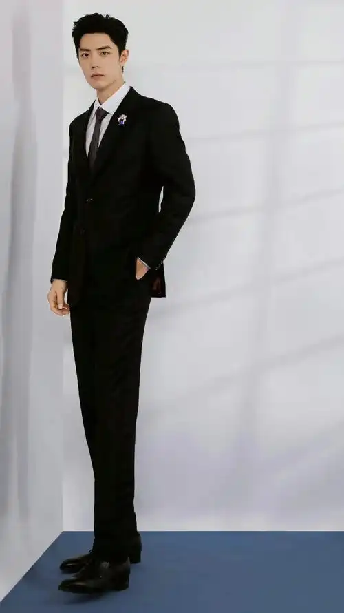 大长腿 #肖战 浪漫周四  顺顺利利! - 抖音