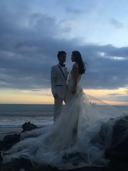 陶昕然何建泽唯美婚纱照