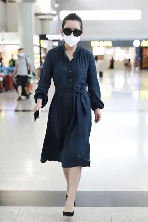 40秦海璐成熟感十足为显气质给衣服加点料亮闪闪更吸睛了