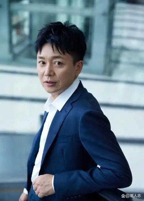 男人应该是在越老越有魅力,自从刘奕君新戏播出以后,中年男明星的成熟