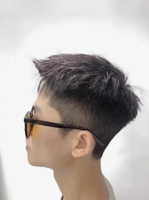 烫 #男士烫发 钢夹烫 钢夹烫正常是可以维持三个月以上的这款发型的