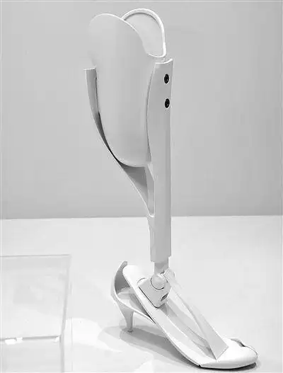 新型碳纤维复合材料制假肢