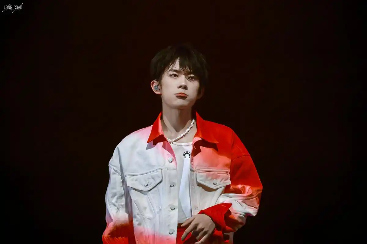 20191222 易烊千玺玊尔演唱会 【如果我在喧嚣的冬夜来到你的身边,带