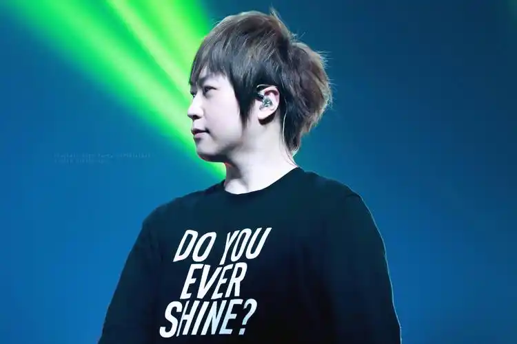 五月天阿信 - 堆糖,美图壁纸兴趣社区