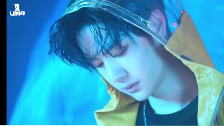 王一博散落的华服