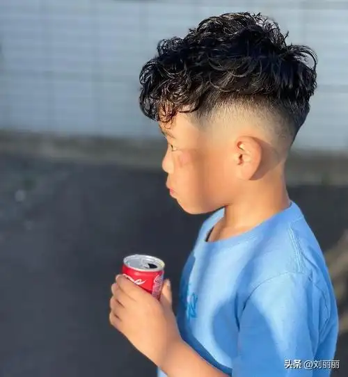 马上就要开学了,最帅小男孩发型推荐给大家,适合3到10岁