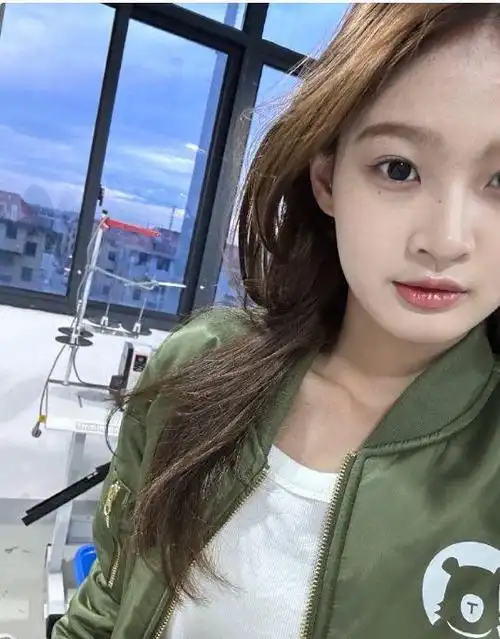 王思聪新女友身份被扒坐私人飞机看薛之谦演唱会两人疑已同居