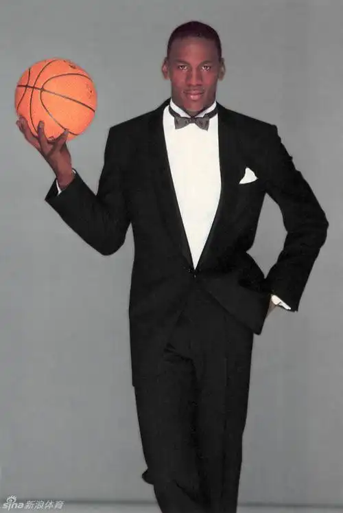 乔丹新秀赛季珍藏照片_高清图集_新浪网