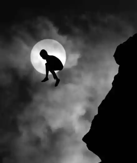 一个人坚强黑白意境图片