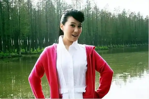 回顾谭晶:我这辈子做的正确决定,就是为科学家丈夫生了两个女儿