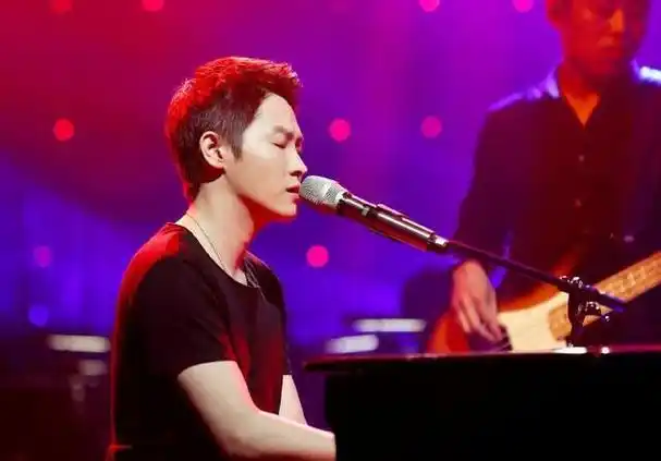 丁太升称梁博比项亚蕻更适合当黑豹主唱,对摇滚的理解以及嘶哑的声线