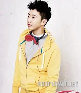 朴宰范阳光清爽短发 展青少年魅力