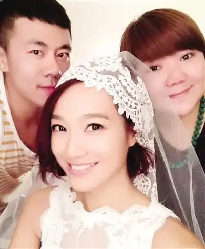 朱丹试穿婚纱照曝光粉丝是不是好事将近图