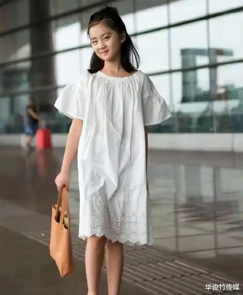 原创黄磊16岁女儿打扮时尚演话剧却遭网友吐槽网友好孩子