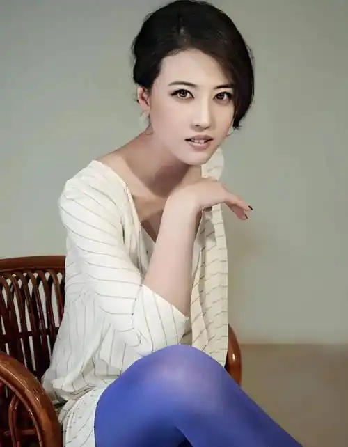 港区全国人大代表邝美云:做自己的大女主,愣是把自己活成了豪门_香港