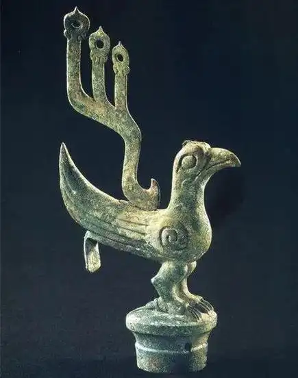 三星堆铜鸟