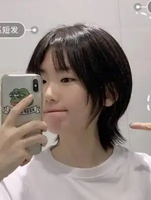 好看的短发发型女生