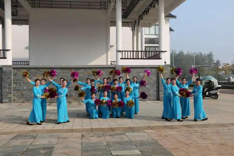 这是舞蹈结尾造型,美吧?