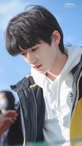 生图直拍绝世美颜,招牌笑容治愈心动.《宋亚轩颜值》