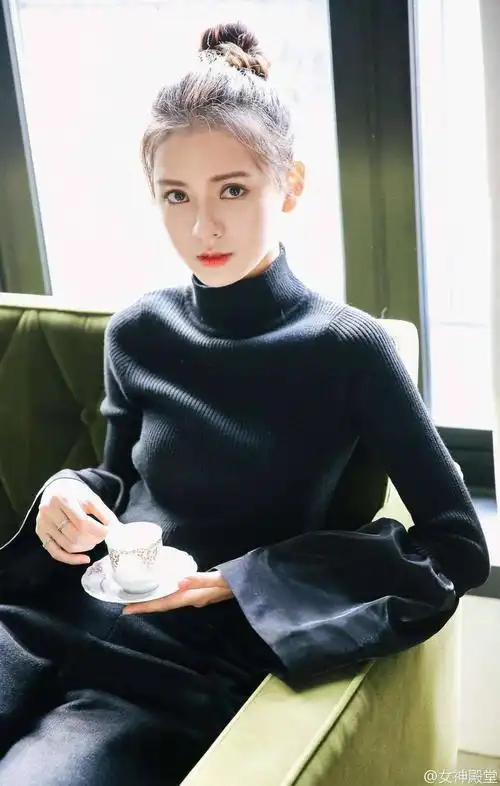 瑞丽封面冠军张予曦