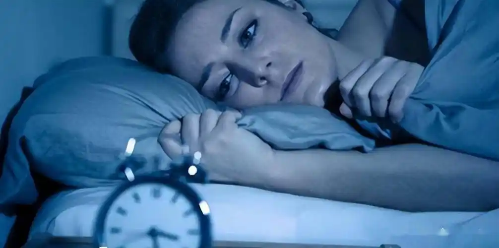 其实,当代年轻人大多数都有小秦这样的烦恼:睡不着,睡不好,睡不醒.