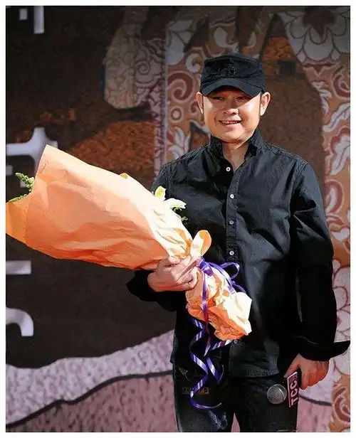 刀郎助力新疆地震我向韩红慈善基金会捐50元