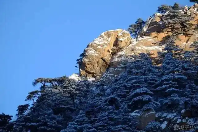 《千山志》称此为"南卧虎峰".