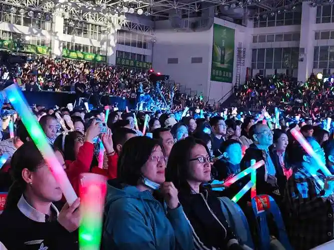 一场演唱会引发热潮,点亮一座城市的气息