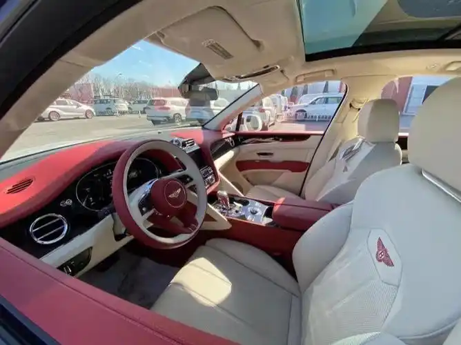 百看不厌的宾利添越内饰