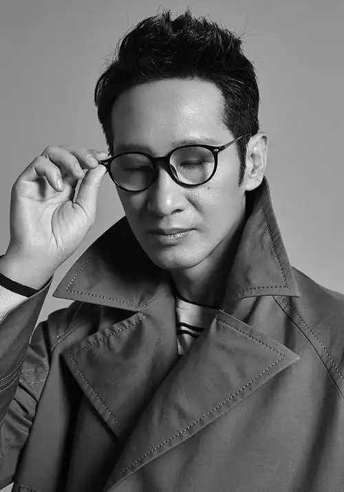 "真正像王劲松老师这样的实力派演员,只有三位,除他之外就属陈道明和