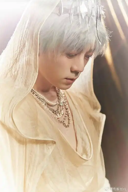 王栎鑫「岛」巡回演唱会##王栎鑫长沙演唱会##王栎鑫冰蓝色发型