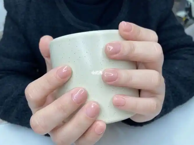 上班族裸色美甲首选