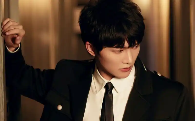 【周深】卡地亚双面魅力派对〔合辑〕丨《光亮》《美好的世界》_哔哩