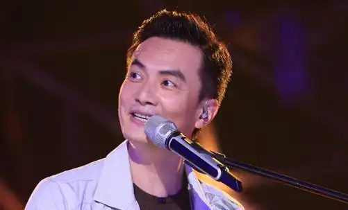 图我要我们在一起李泉演绎引欢呼舞台表现力令人着迷