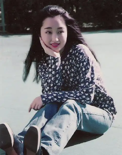 20几岁的杨钰莹!网友不禁感叹:多少人曾爱慕你年轻时的容颜!
