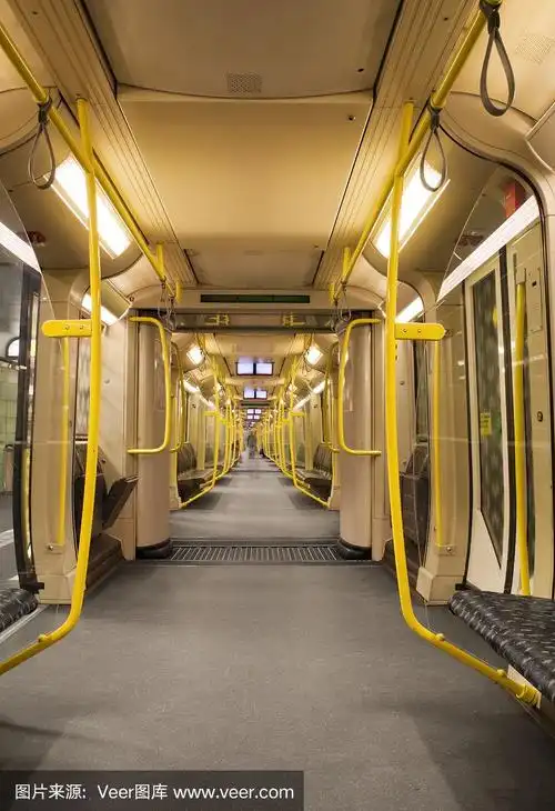 地铁内部
