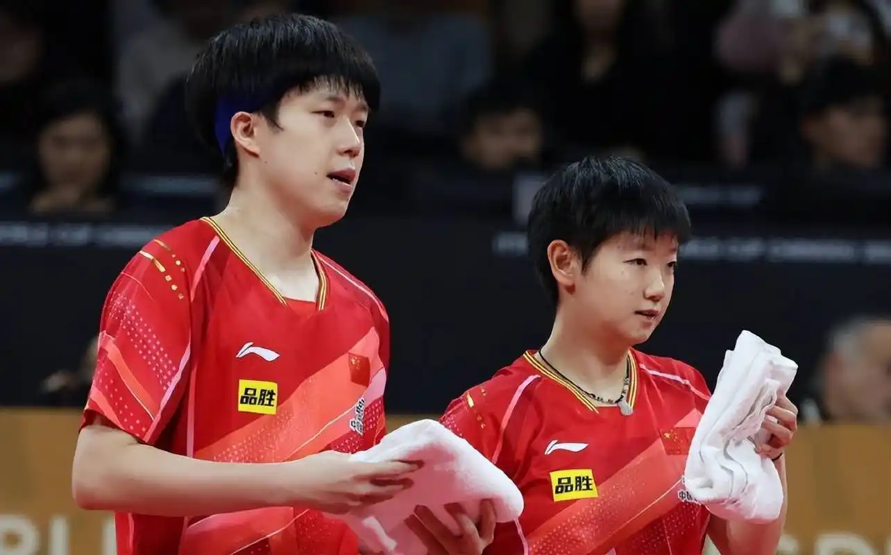 孙颖莎王楚钦合体,樊振东陈梦亮相,国乒混合世界杯继续零封对手_比赛