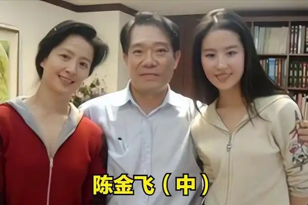 刘亦菲妈妈:两婚两离潇洒单身,长的比女儿漂亮,活得比女儿通透|刘晓莉