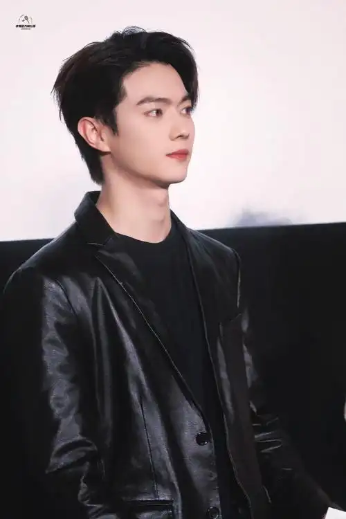 乐游原#xk#许凯李嶷#今天也是元气满满的so一天的行程辛苦啦@许凯soso