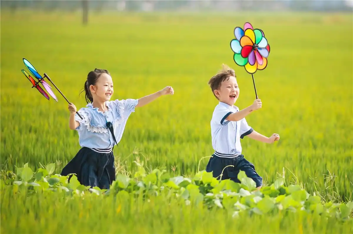 研究设计普及教育,有利于培养儿童创新精神和动手操作能力