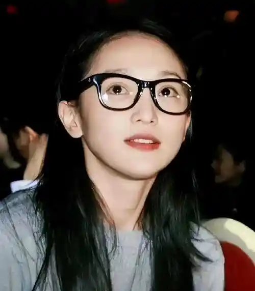 陈凯歌评价周迅:"如果身高再多10cm,整个世界就是她的