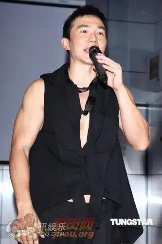 刘畊宏开健身房 周杰伦前来捧场_肌肉网