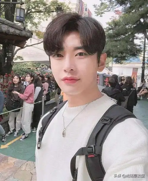 10款鹅蛋脸适合发型男,干货看这篇!