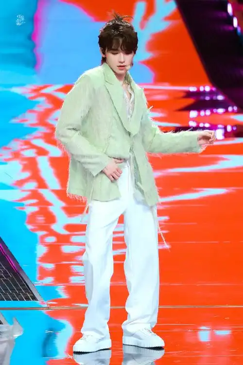 宋亚轩solo舞台不枉