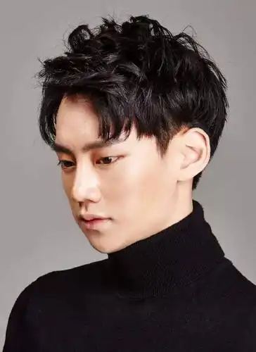 男生纹理烫头发要多长