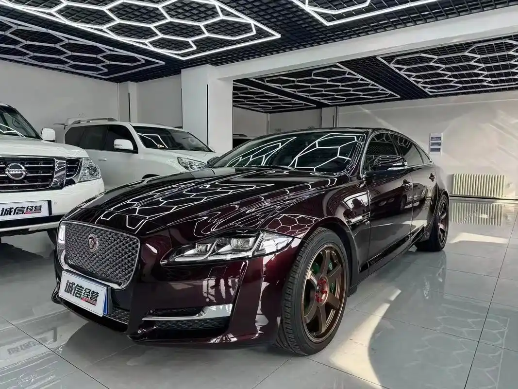 2017年捷豹xjl 3.0t  指导价89.8万 典雅商务 - 抖音